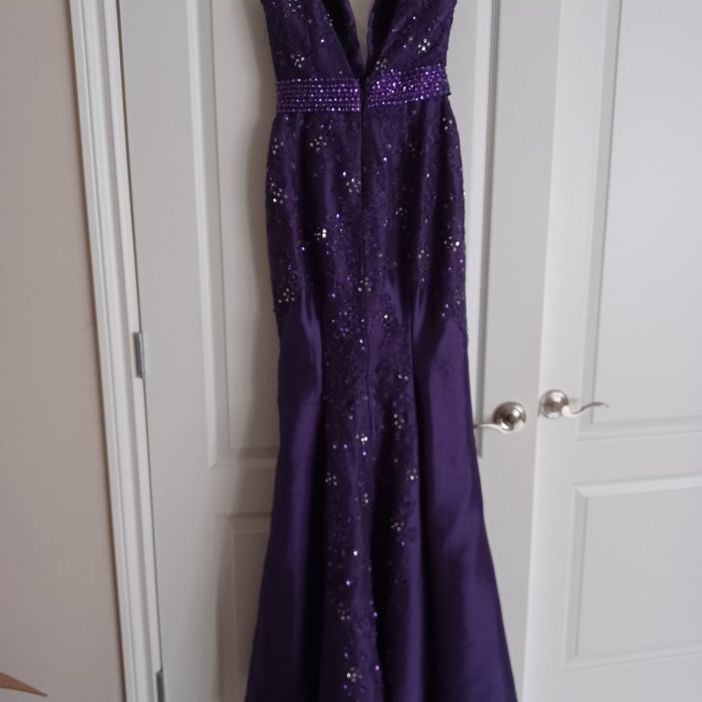 Dress - Picture 5 of 7